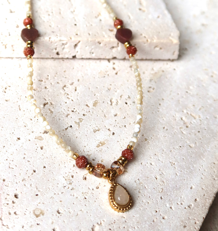 pink stone pendant necklace, caramel beaded necklace, 18k gold plated necklace, gold necklace Melbourne, Ke Jewelry Melbourne, handmade jewelry Australia, layering necklace gold, gemstone pendant necklace, dainty gold necklace