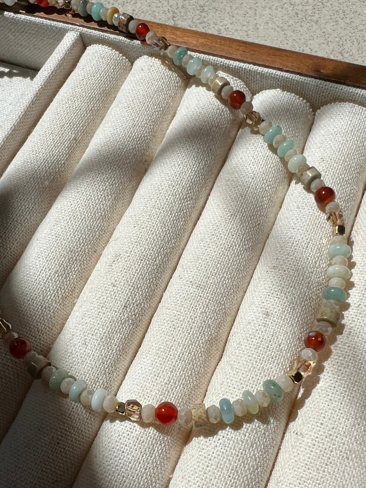 Thin Geometric Natural Stone Beaded Necklace – 18K Gold Plated | Ke Jewelry Melbourne